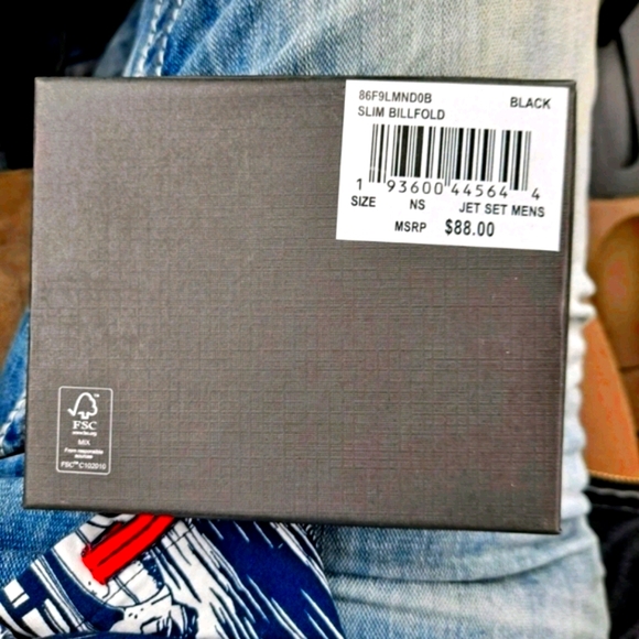 * Authentic Michael Kors Men's Wallet! - Picture 7 of 7